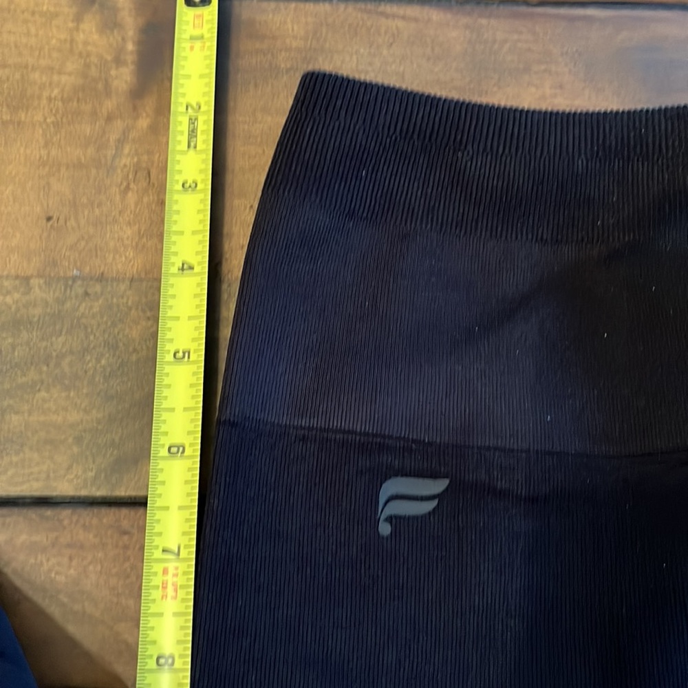NWT Fabletics Workout Set - Picture 2 of 6